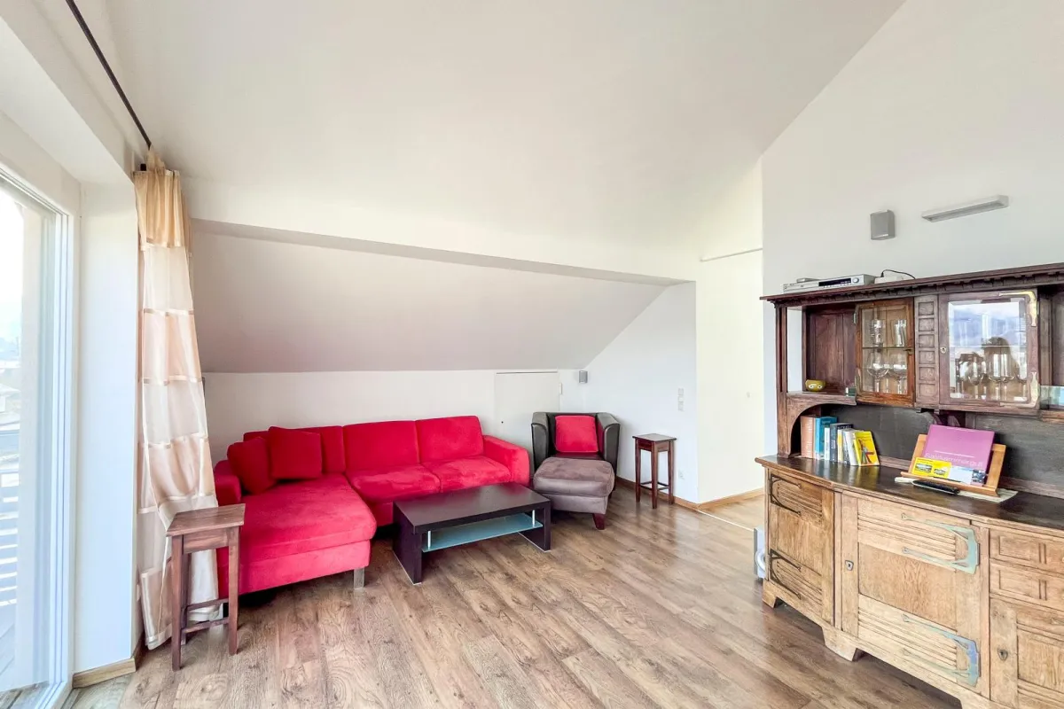 Penthouse – Wohnbereich mit Couch