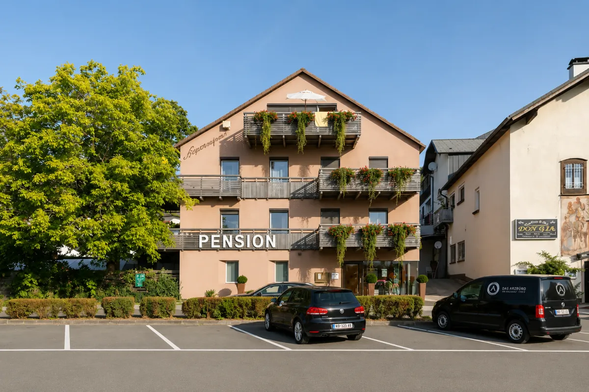 Die Pension von der Straßenseite